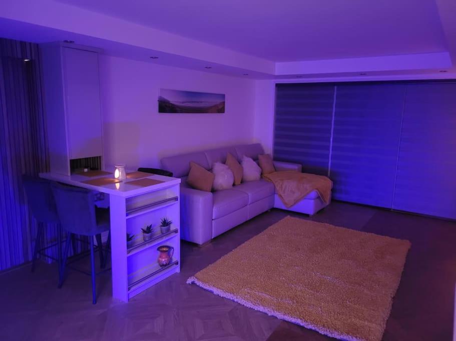 Sister'S Studio Llanelli Extérieur photo